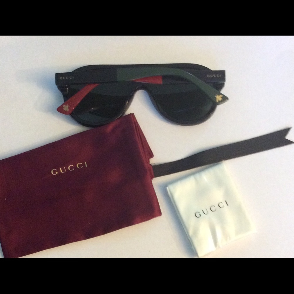 Authentic Gucci Aviator Sunglasses and Velvet Case - Picture 4 of 12